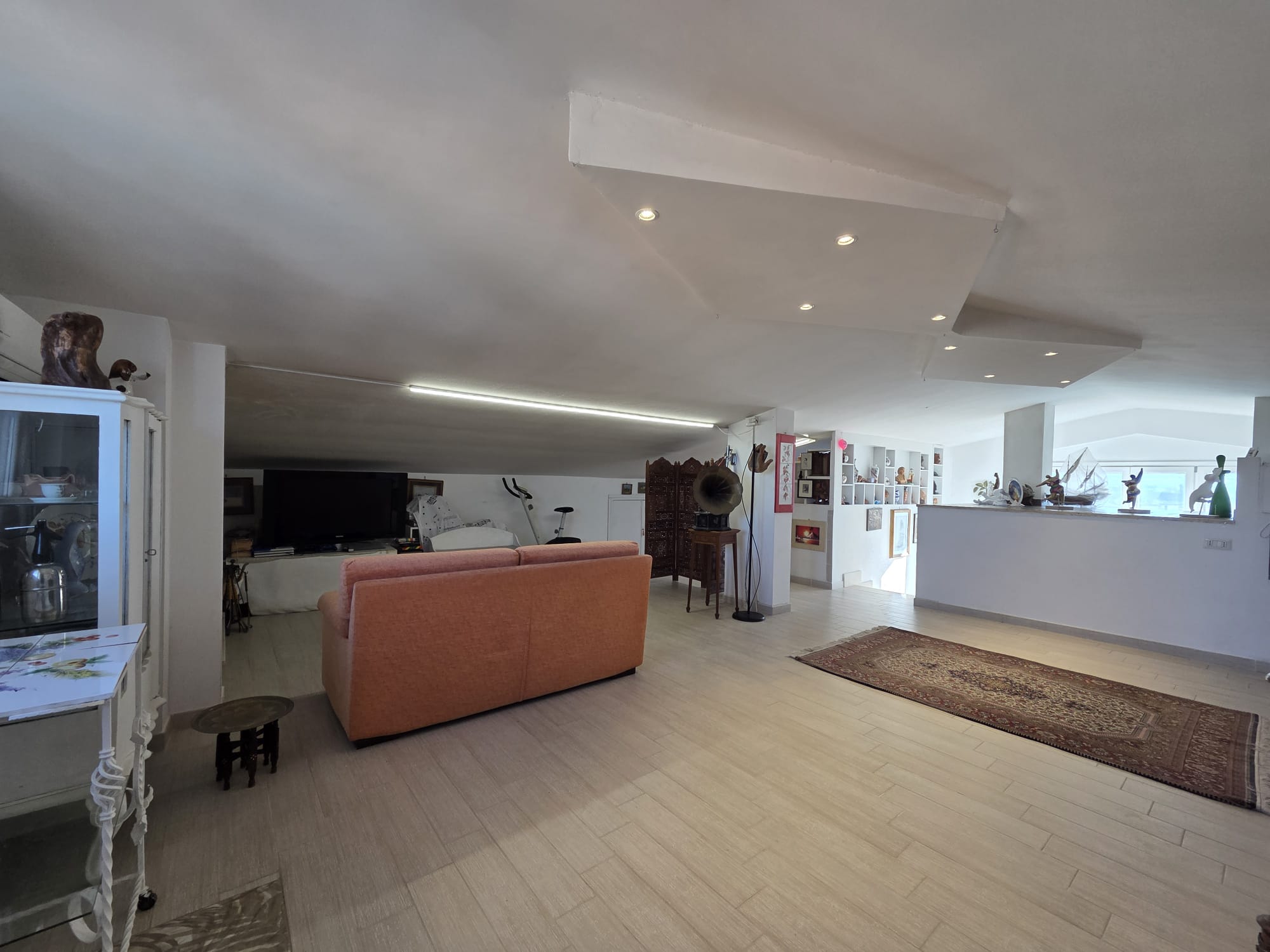(34)